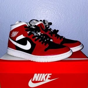 Nike Air Jordan 1 - Gym Red & Black - 8 Men / 9.5 Women